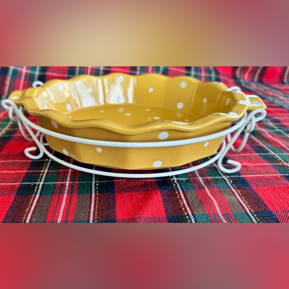 Temp-Tations Presentable Ovenware Polka Dot 9" Diam Pie Plate Scalloped Edges - Picture 3 of 5